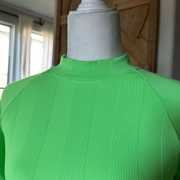 NWOT Free People Movement Offside Layer Lime Zest High Neck Thumbhole M/L Long - Picture 8 of 16